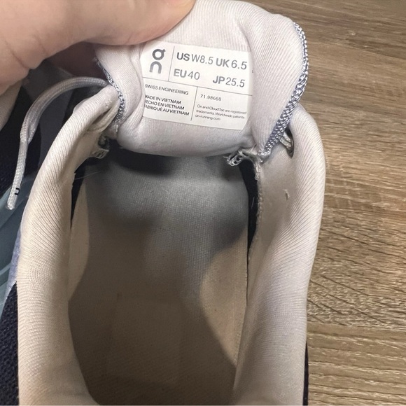 On Running Cloudflyer 4 Women’s Blue White Running Shoes Size 8.5 - Picture 7 of 7